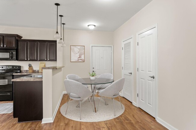 Retreat at Lenox Village - Dining Area - Retreat at Lenox Village