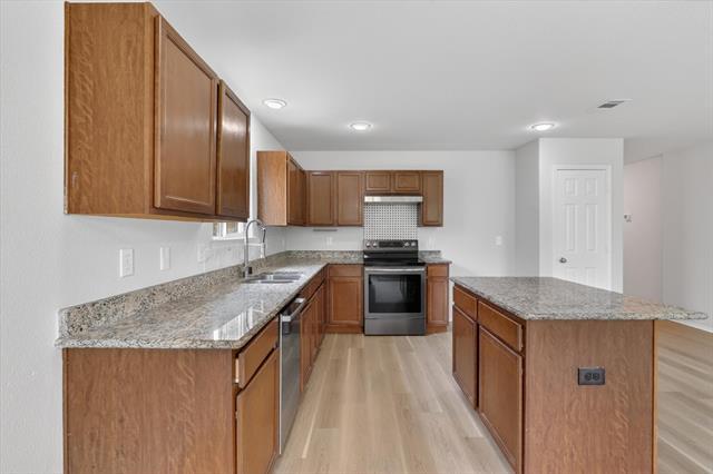 Building Photo - 3220 Brixton Dr