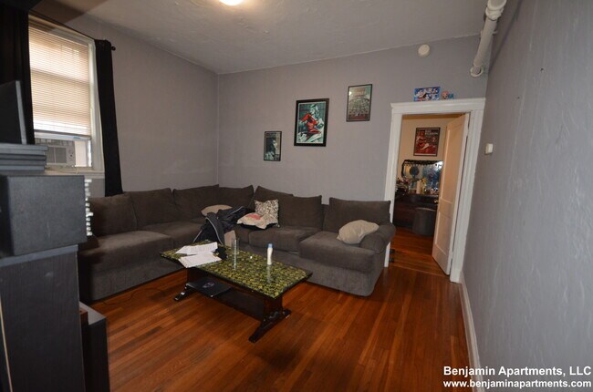 Building Photo - 2039 Commonwealth Ave