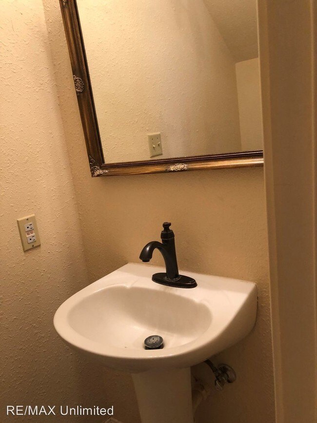 Foto del edificio - 4 br, 3.5 bath House - 15722 Dawn Crest