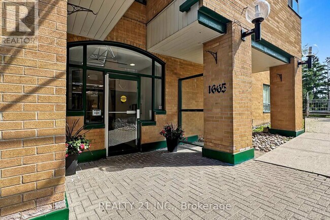 Photo du bâtiment - 1665 Pickering Pkwy