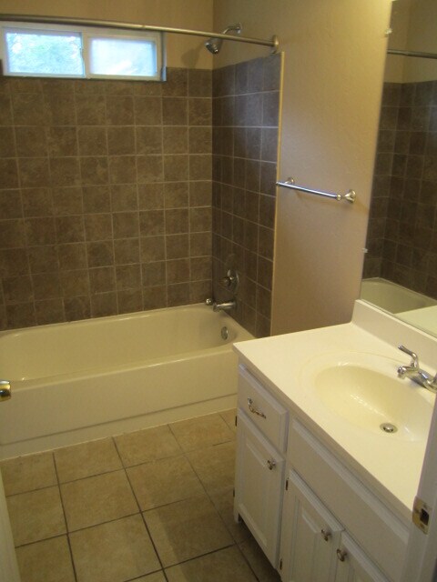 Foto del edificio - 10826 Lejean Dr