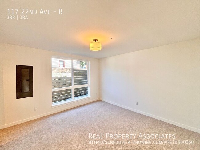 Building Photo - 117 22nd Ave