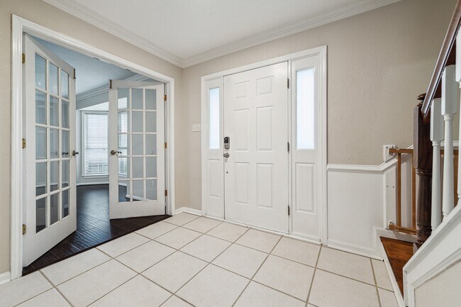 Foto del edificio - 9806 Gold Cup Way