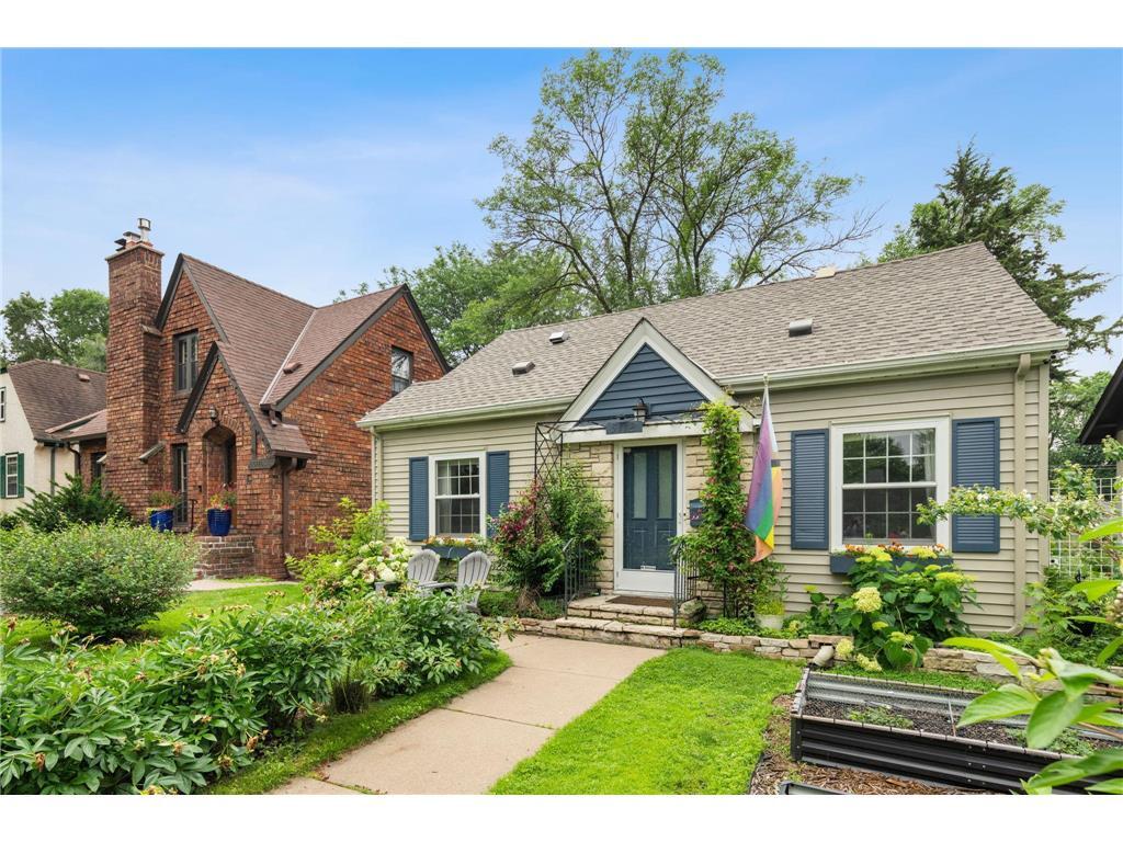Foto principal - 5112 10th Ave S