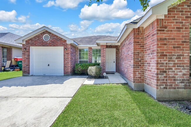 Foto del edificio - 2214 Shady Tree Ln