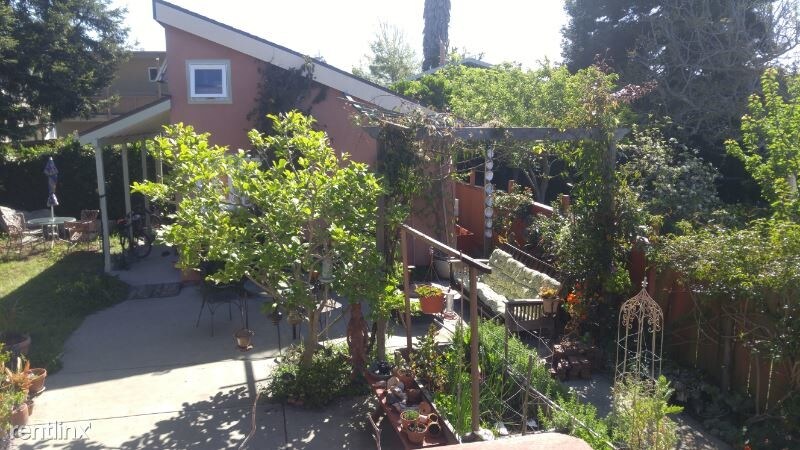Primary Photo - 1750 Sacramento St