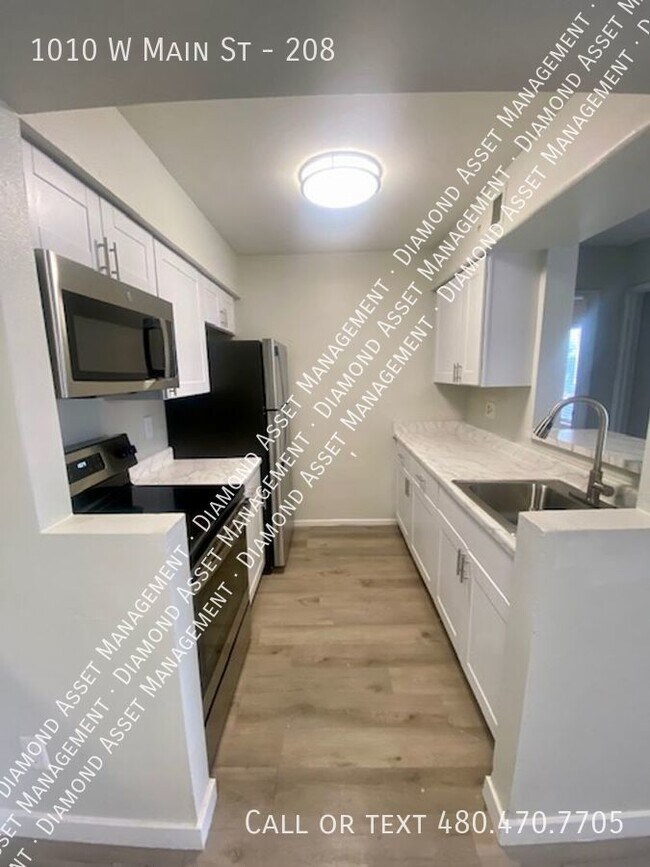 Building Photo - Looking for a great move in special? Well ...