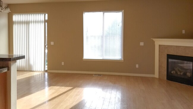 Building Photo - 1400 NE ALEXANDRIA PL