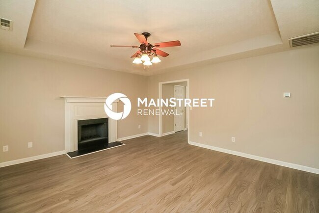 Building Photo - 3 Bedroom Pet-Friendly Home in Newnan, GA with Main Street Renewal