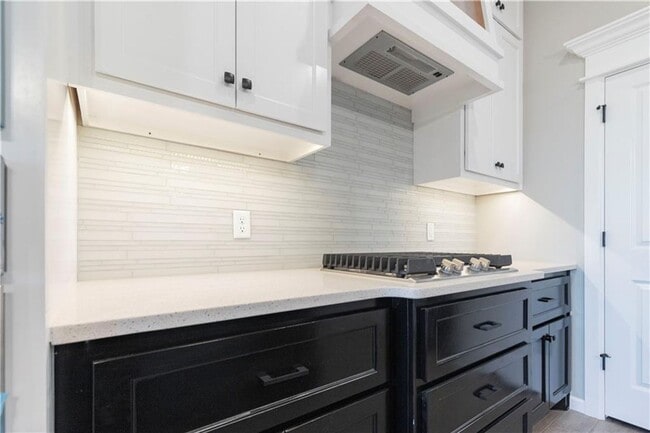 Building Photo - Luxury 4 Bedroom 2 Bathroom home in Deer C...