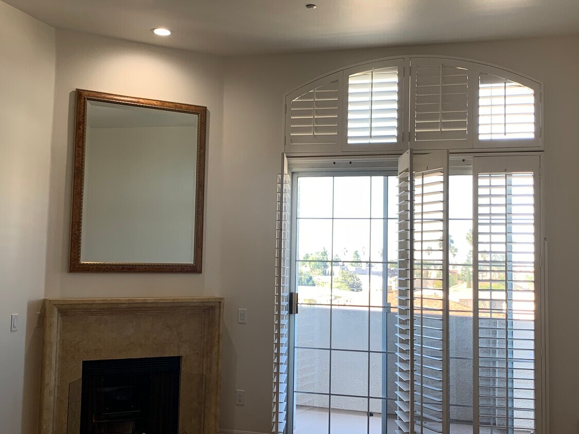 Beaming natural light and upgrades! - 6909 Knowlton Plz