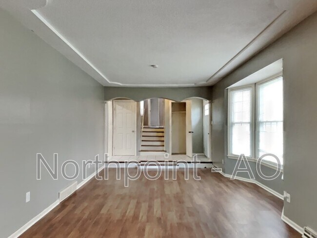 Foto del edificio - 103 Hillcrest Rd