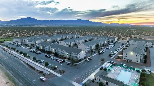 Building Photo - Van Horne Estates Apartments