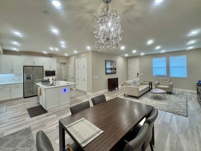 Foto del edificio - 16750 Coyote Bush Dr