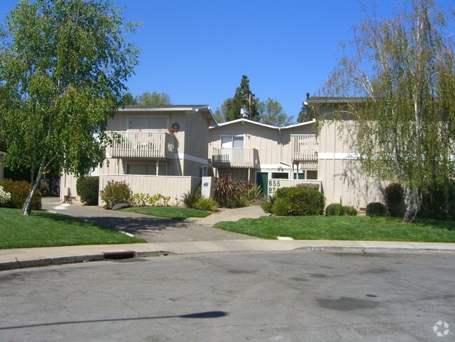 Building Photo - 655 Reseda Dr