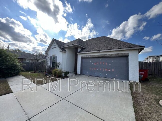 Foto del edificio - 14401 Sterling Oaks Dr
