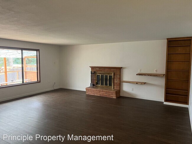 Building Photo - 3 br, 2 bath House - 3420 Pineview Place NW
