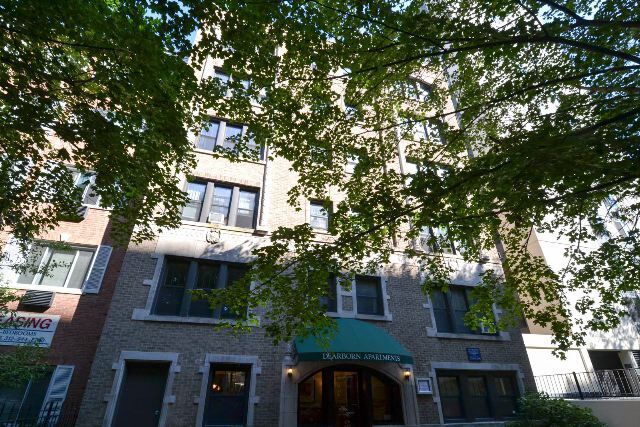 Foto principal - 1350 N Dearborn St