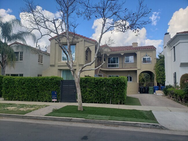 Foto del edificio - 1227 S Hayworth Ave