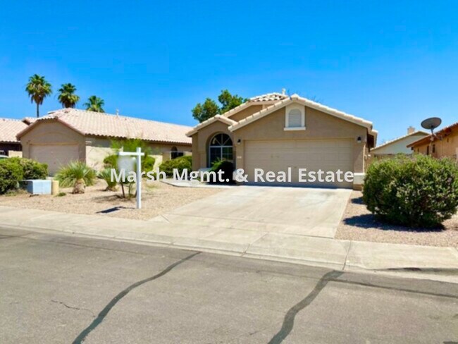 Foto del edificio - Wonderful 4 bedroom home newly updated in ...