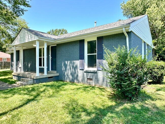 Building Photo - 9 Donelson Dr
