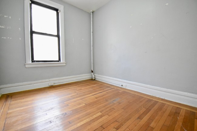 Building Photo - 520 W 139th St