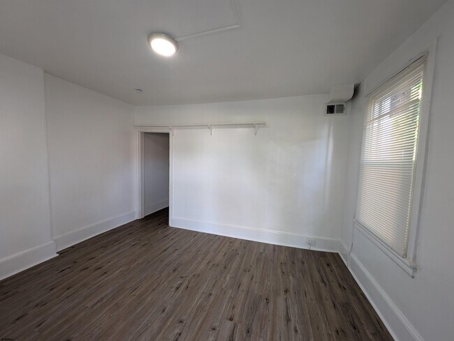 Foto del edificio - 904 Westcoat Pl