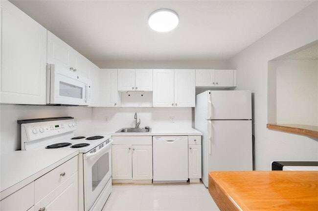 Foto del edificio - 770 SE 2nd Ave