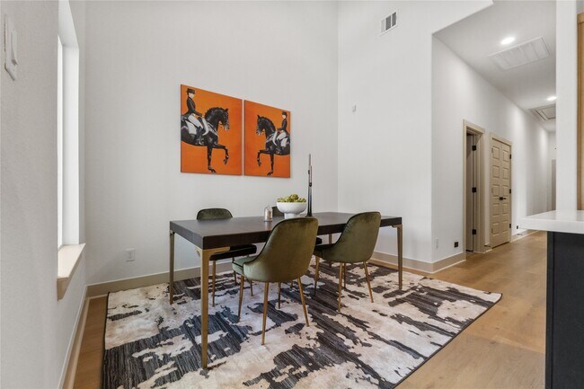 Foto del edificio - 4214 Clover St