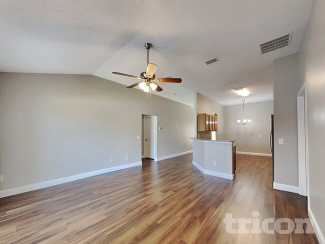 Building Photo - 1559 Guardian Dr