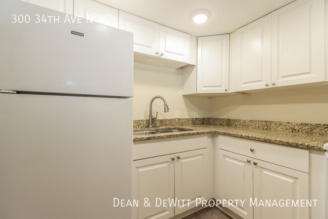Foto del edificio - 300 34th Ave N
