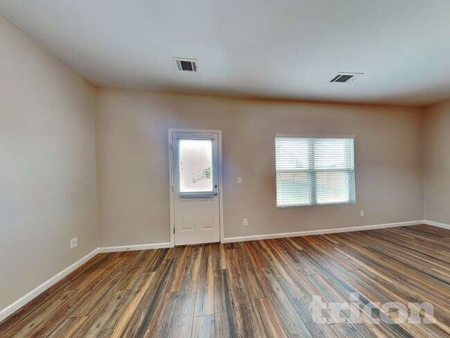 Building Photo - 731 Independence Ave