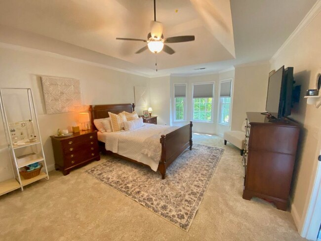 Building Photo - 3405 Doral Ln