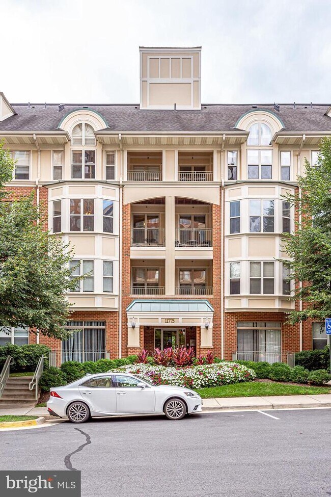 Building Photo - 11775 Stratford House Pl