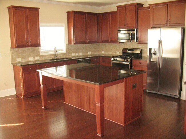 Foto del edificio - 6450 Pine Bluff Dr