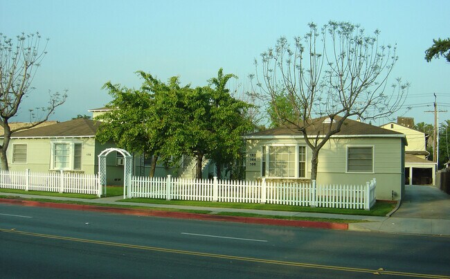 Building Photo - 166 Allen Ave