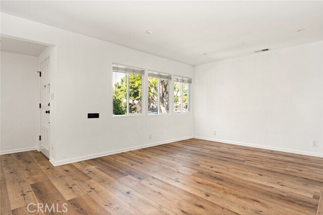 Foto del edificio - 5840 Allott Ave