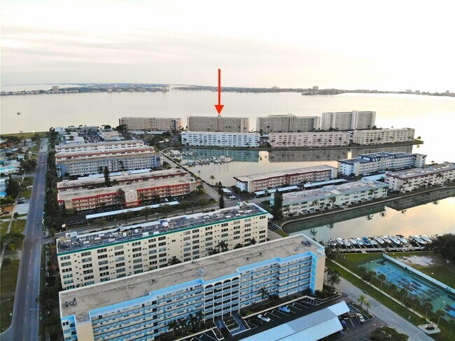 Foto del edificio - 5980 Shore Blvd S