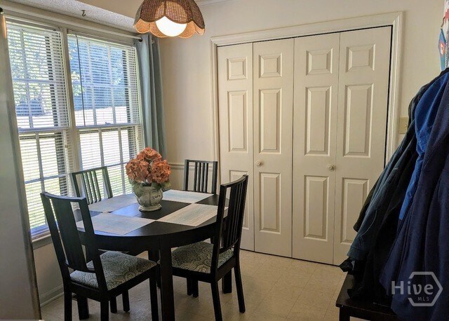 Foto del edificio - 1030 Cherokee Cir