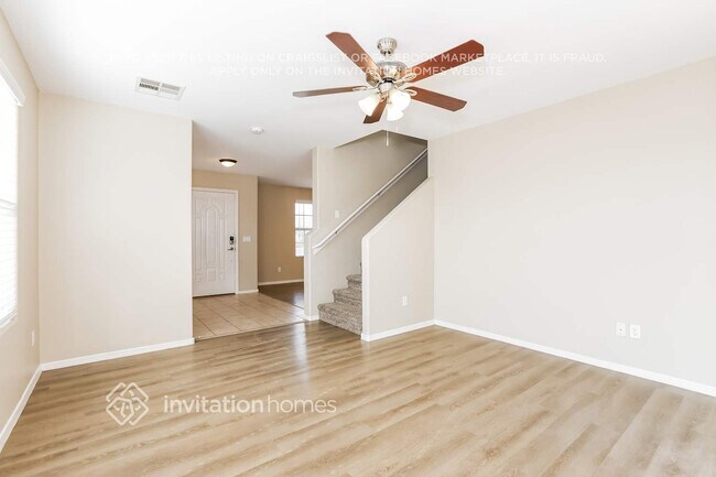 Foto del edificio - 3059 E Harrison St