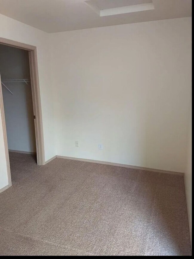 Foto del edificio - 1571 H St