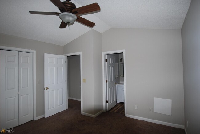 Building Photo - 2874 Florence Dr