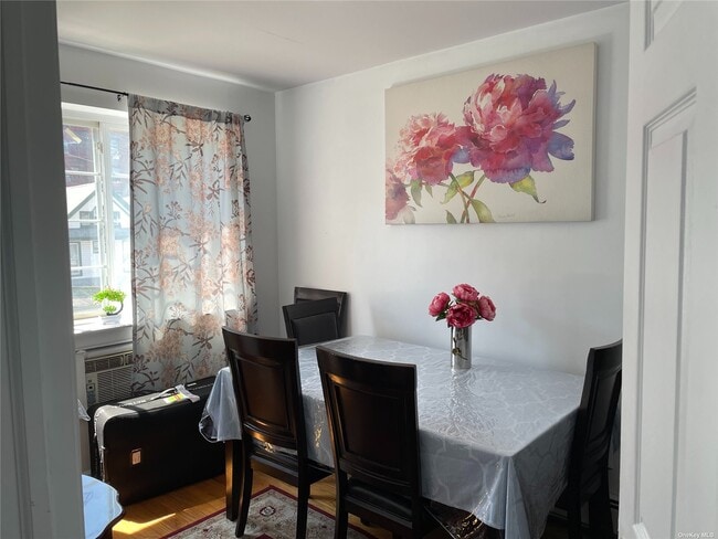 Foto del edificio - 89-27 172nd St