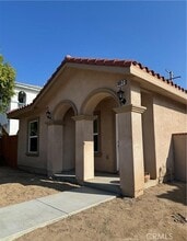 Building Photo - 1410 E Yucca Dr