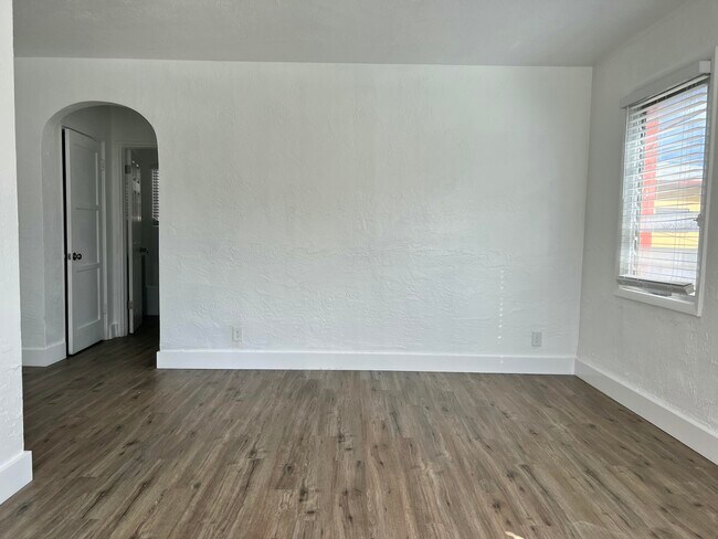 Foto del edificio - 1739 Moffett St