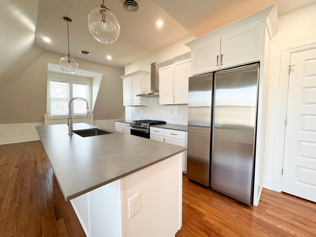 Foto del edificio - 446 Linwood Ave