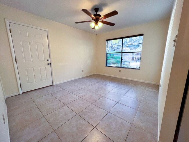 Building Photo - 2BR/1BA Flat in Marchwood - Available Nove...