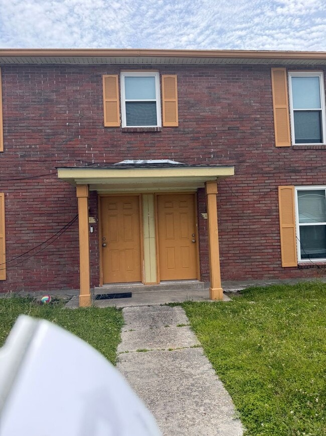Building Photo - 4759 Francis Dr