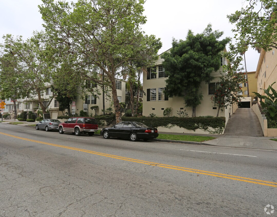 Normandie Gardens Apartments in Los Angeles, CA